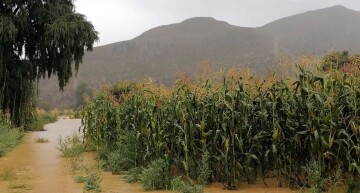 13 horas de lluvia continua provoca el desborde del río Incahuasi