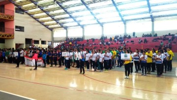 35 equipos de hombres y mujeres participan en el torneo de residentes