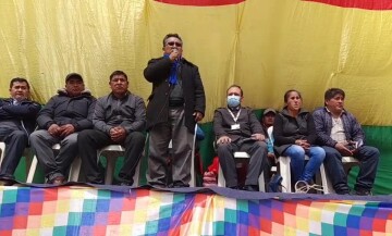 Alcalde de Villa Charcas expresa molestia por atención del cajero ferial