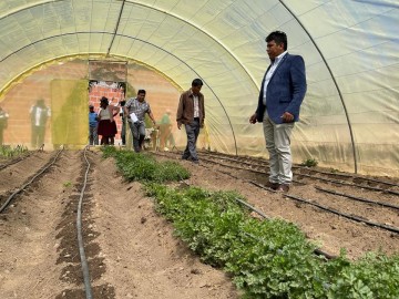 AYNI, Alcaldía y productoras refaccionan 10 carpas solares