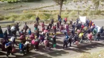 Campesinos de San Lucas retoman el bloqueo de la carretera en Sivingamayu