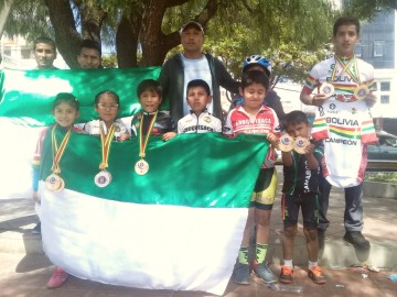 Ciclistas camargueños cosechan medallas en torneo nacional