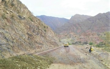 Cinco municipios dan ultimátum a Damián Condori por la Ruta Triangular Cinteña