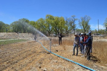 Diez familias ingresan a la era del riego tecnificado en Yuquina