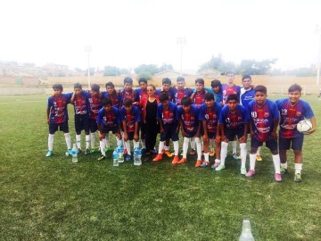 Escuela de fútbol de Las Carreras llega a cuartos de final y cumple