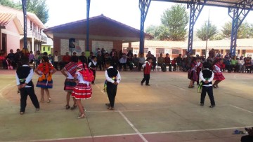 Escuela Eduardo Abaroa agasaja a los papás con varias actividades