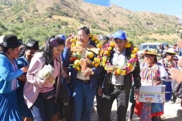 Más de 1.300 familias de San Lucas dejan los mecheros para pasar a la luz eléctrica