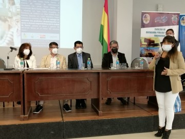 Motivan el emprendimiento de 11 universitarios de Camargo con canastas alimenticias