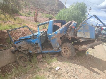 Muere una persona al volcar dos vehículos al mismo tiempo en Las Carreras