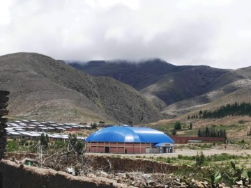 Recuperan a familia que fugó de un albergue y ahora está aislada