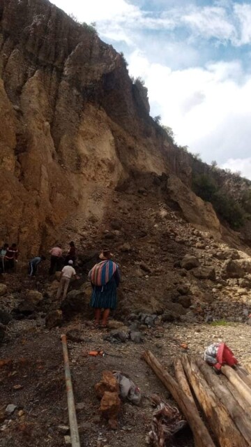 Rescatan "sanos y salvos" a cuatro mineros en Chichamayu