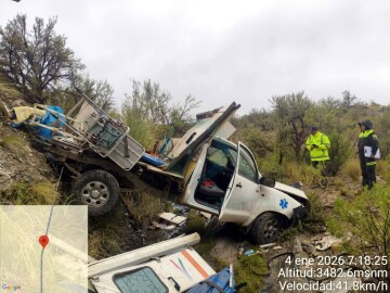 Se embarranca ambulancia en Chichamayu y hay dos personas heridas
