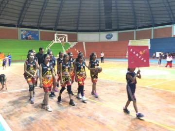 Tarija gana torneo corto de básquet U-12 niñas en Camargo