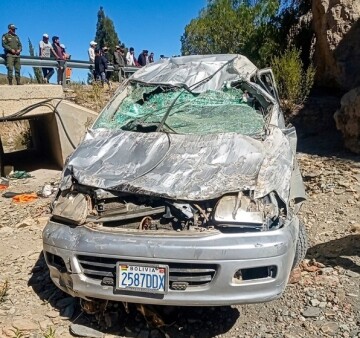 Un fallecido y nueve heridos en accidente de un trufi en Carusla