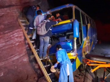 Una mujer muerta y ocho personas heridas en accidente de un bus
