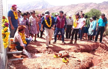 Villa Abecia recibe emejoramiento de su sistema de agua potable