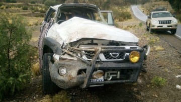 Vuelca la ambulancia de Camargo y deja tres personas policontusas