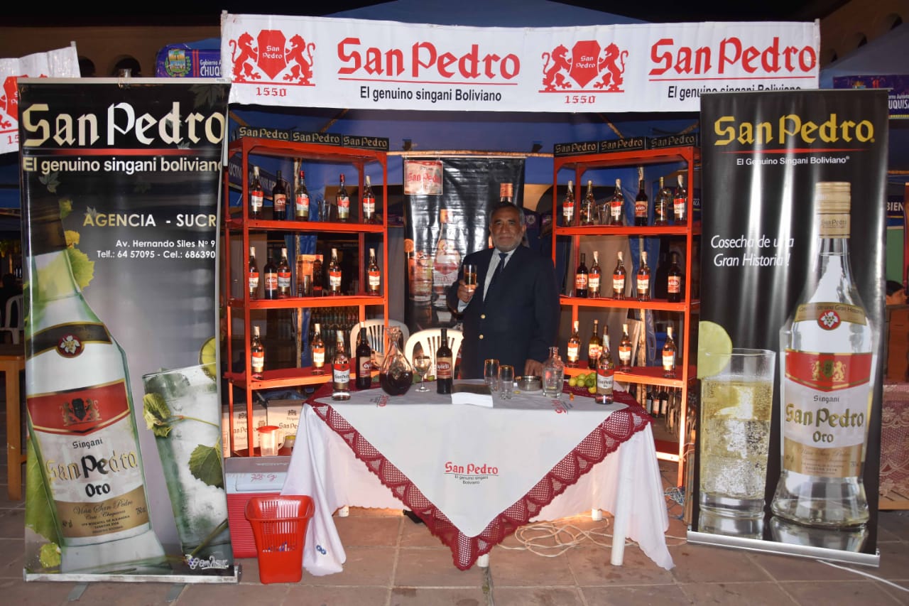 Algunos bodegueros abandonan feria de vinos y singanis por falta de público