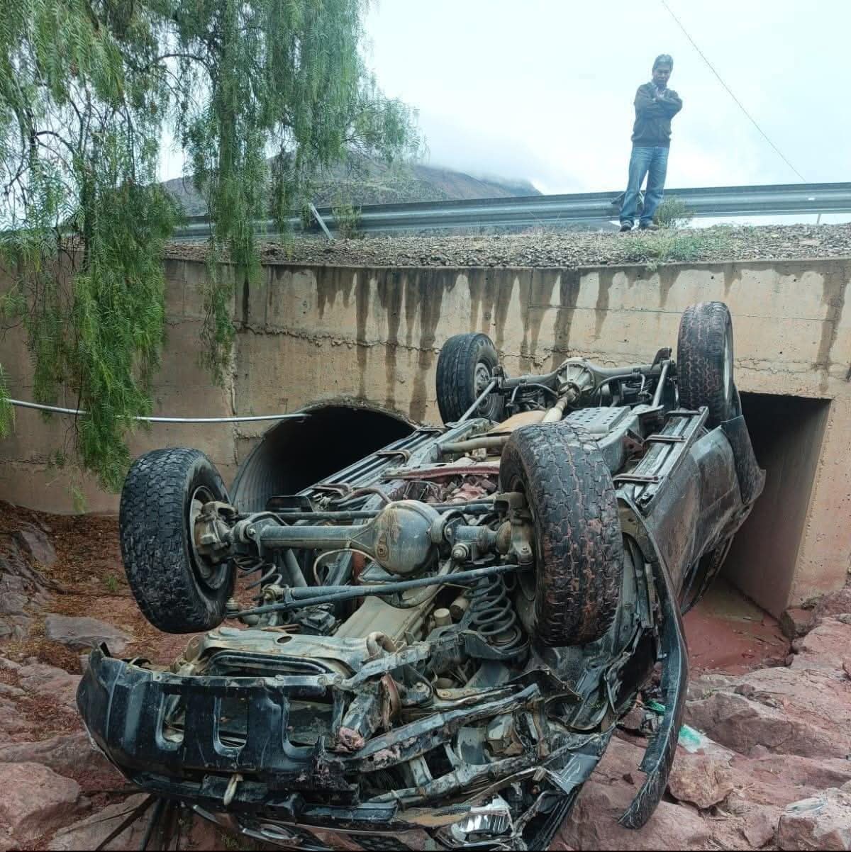 ​Subteniente de Polic&iacute;a se suicida tras volcar en la ruta Camargo-Potos&iacute;