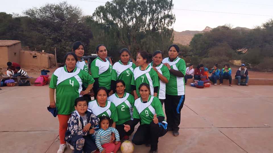 Campeonato de madres de familia reúne a más de 80 deportistas