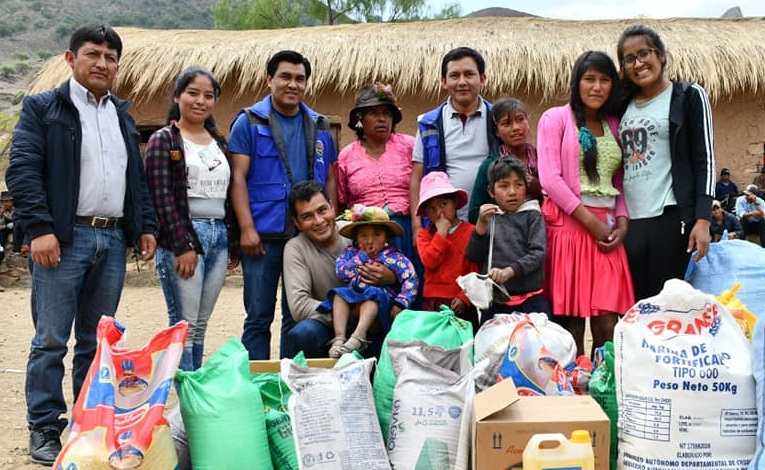 Donaciones llegan a familia de huérfanos cuyos padres murieron por el rayo