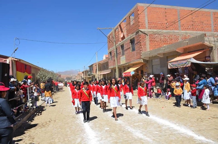 El Colegio Simón Bolívar hoy cumple 38 años de creación