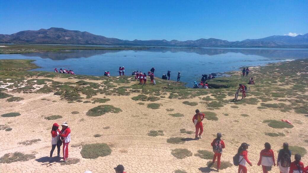 El Colegio Zampa se moviliza para limpiar La Laguna de plásticos