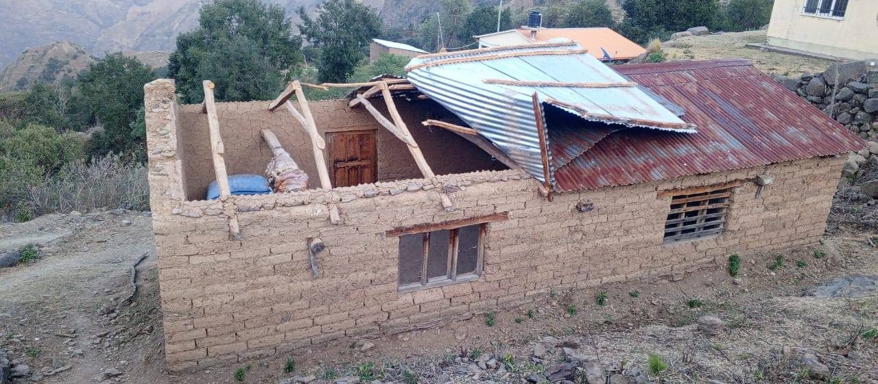 El viento se lleva techos de casas y unidades educativas en San Lucas