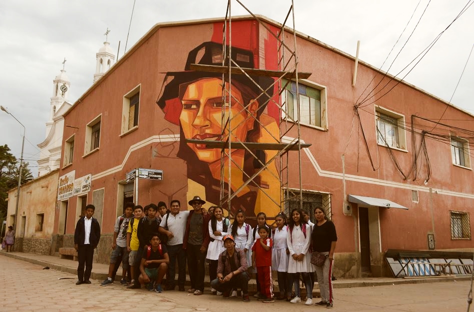 Radio Camargo: El mural que pinta Tejerina y regalo de la familia García-Pastrana a Camargo