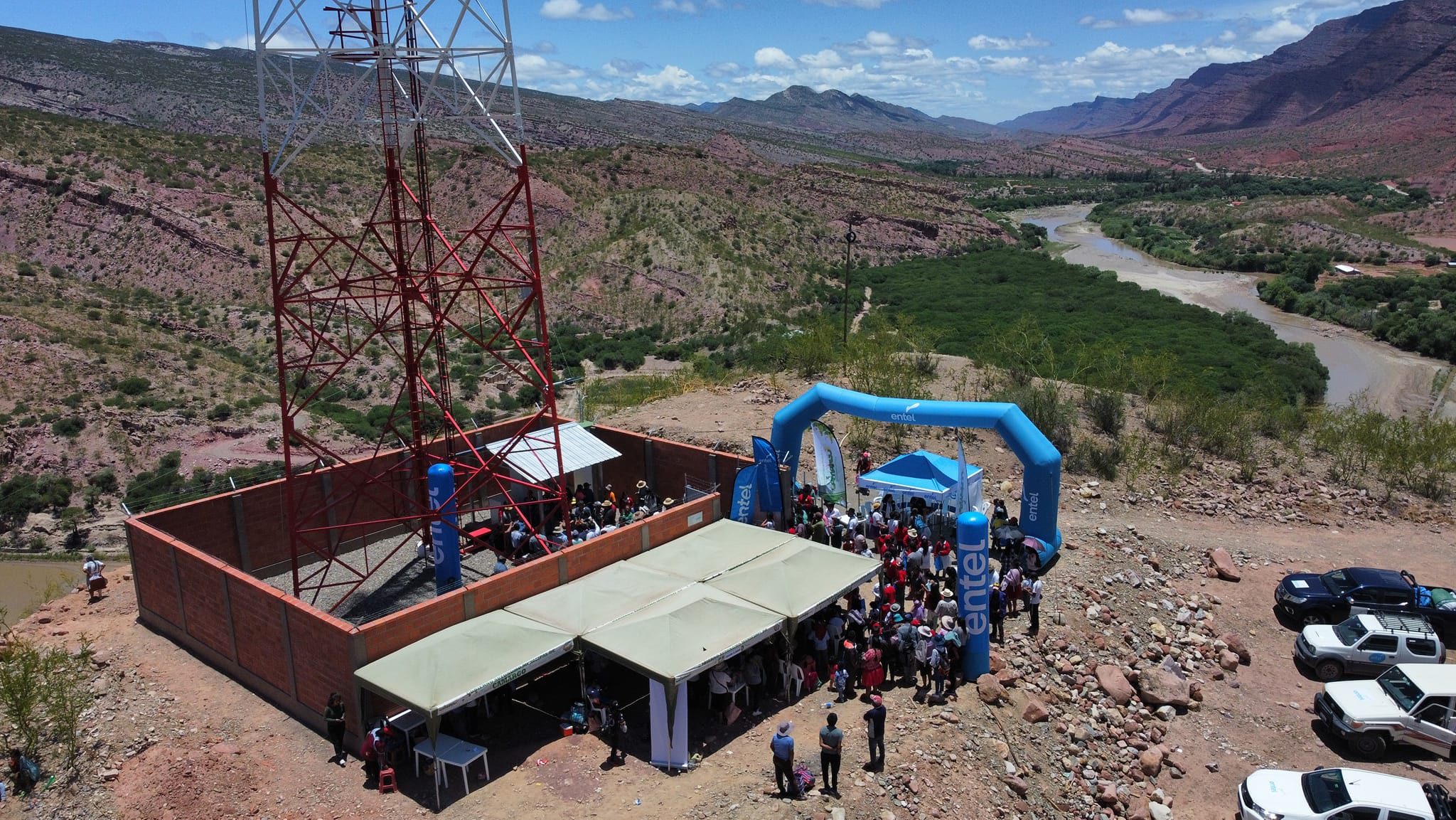 ​Entel inaugura radio base en Vivicha y cobertura de telefonía e internet móvil alcanza al 80%