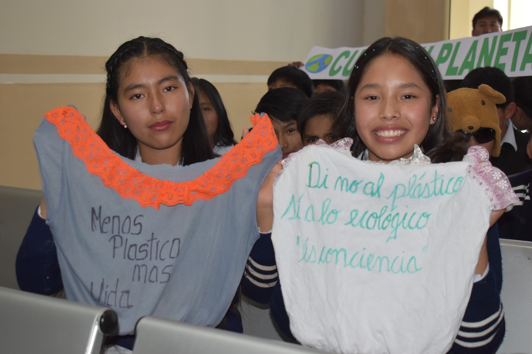 Estudiantes participan en concurso con videos para TikTok Estudiantes participan en concurso con videos para TikTok