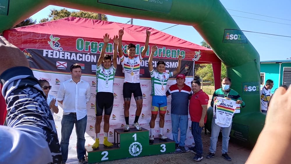 Israel Gallardo de Culpina es campeón nacional Junior de Ruta