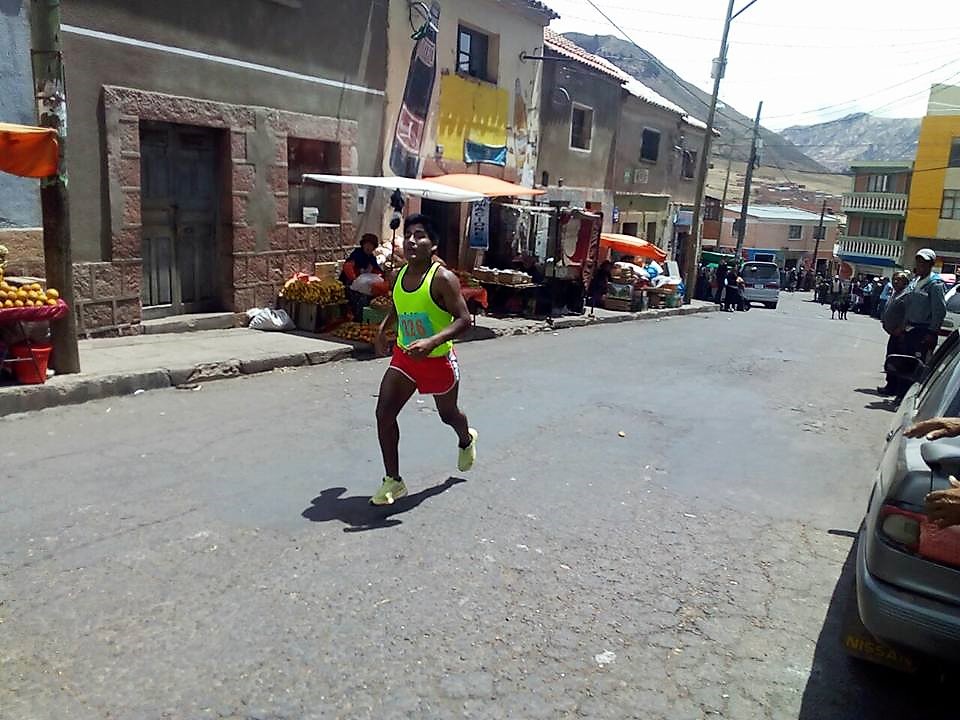 Juan Carlos Pua obtiene el primer lugar en la maratón de Betanzos