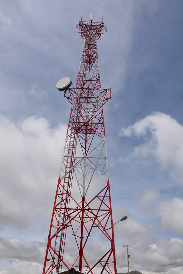 Más de 500 familias se conectan a la telefonía celular en San Lucas