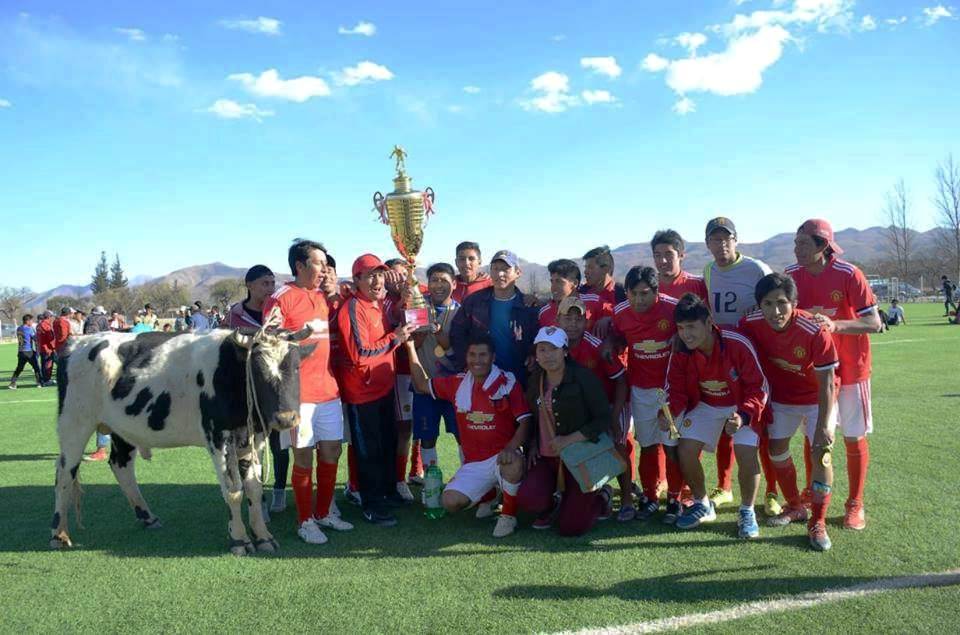 Municipal de Villa Charcas celebra el bicampeonato de fútbol