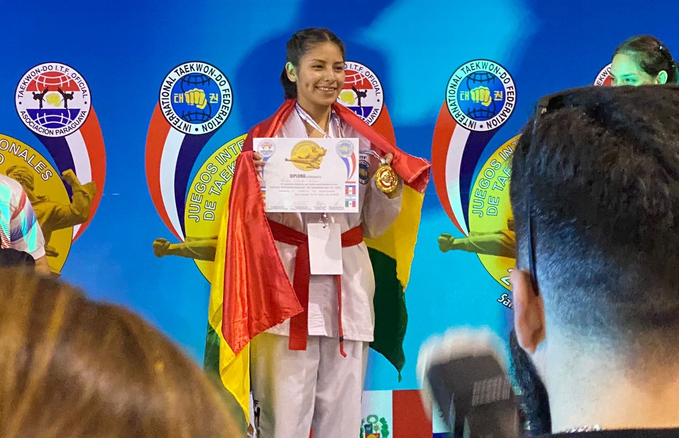 Noelia, de ascendencia culpineña, triunfa en Taekwon-Do en torneo de Paraguay