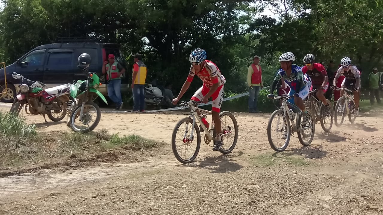 Rengifo se ubica quinto en ciclismo prueba de fondo 40 kilómetros 