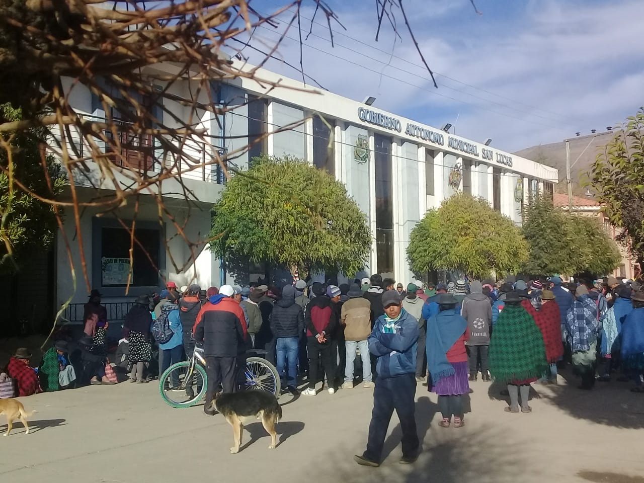 Residentes sanluqueños en Argentina piden diálogo entre cabildo y Alcalde