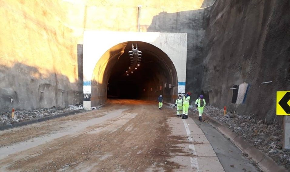 Restablecen circulación en la Falda de la Queñua carretera Tarija-Camargo