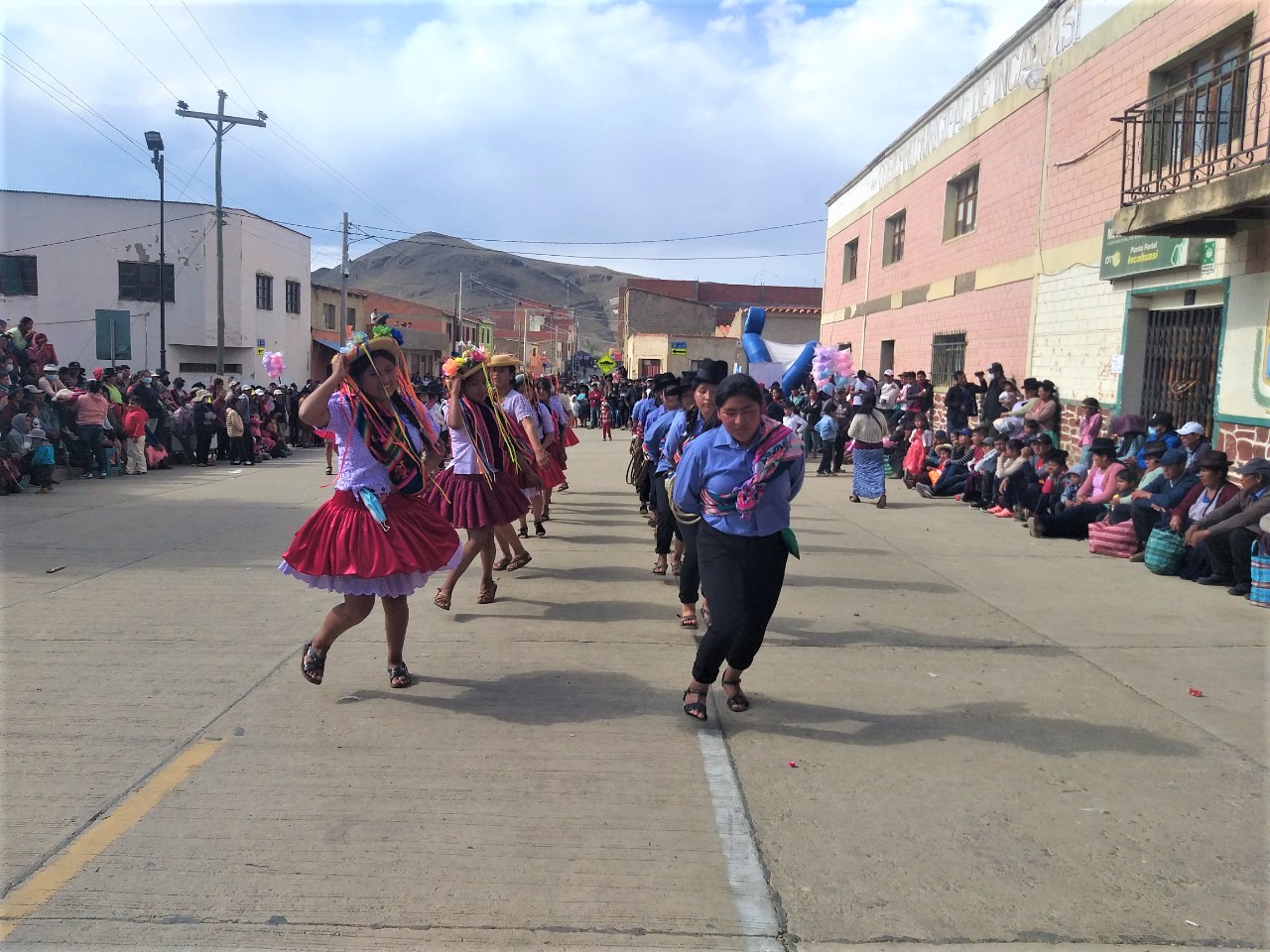 Se derrochó alegría y color en la entrada de la Virgen del Rosario