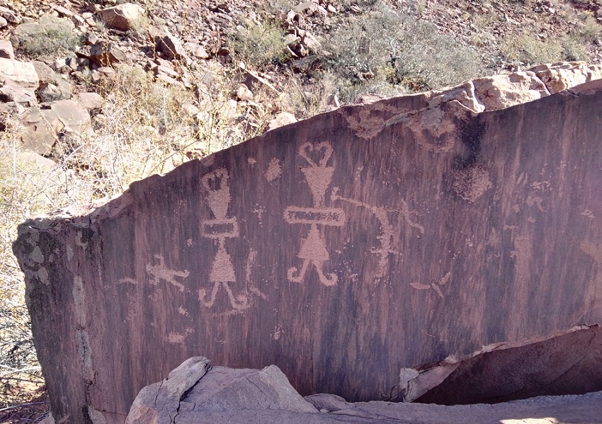 Señalan al Valle de los Petroglifos emblema del turismo de Las Carreras