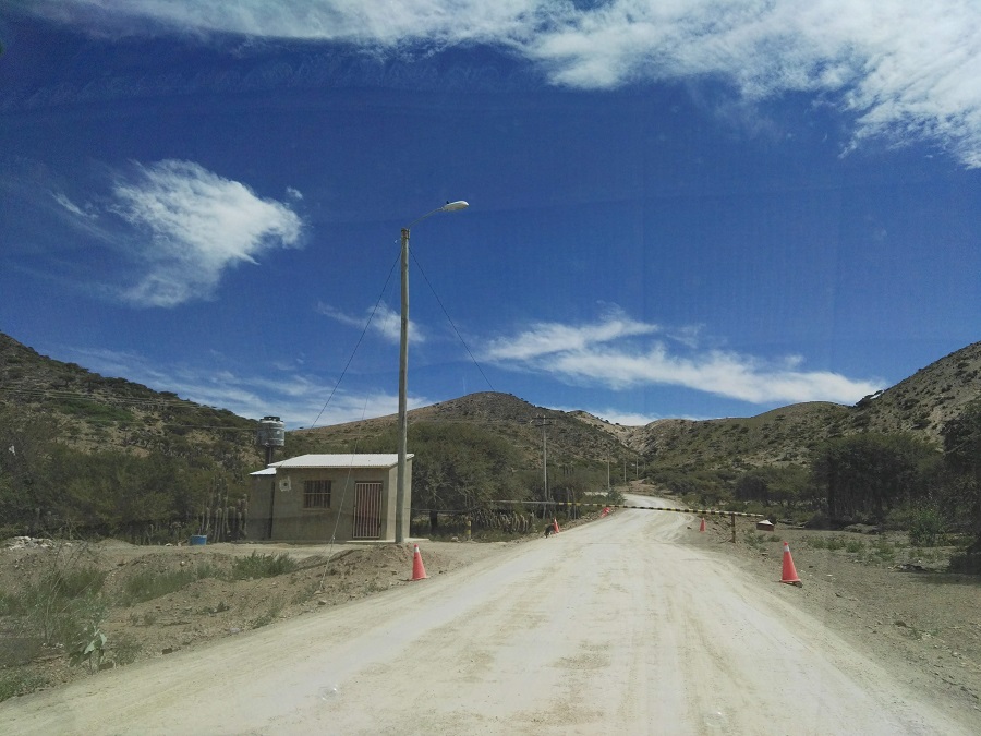 Transportistas ratifican cobro de peaje en tranca de Huaycopujyu