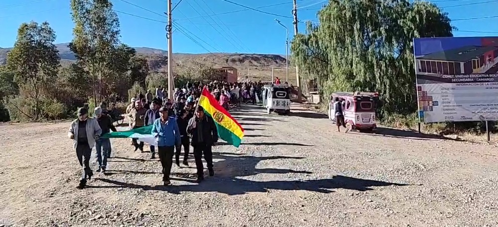 Vecinos de los barrios Recreo I y II y la Vendimia salen en marcha de protesta Vecinos de los barrios Recreo I y II y la Vendimia salen en marcha de protesta