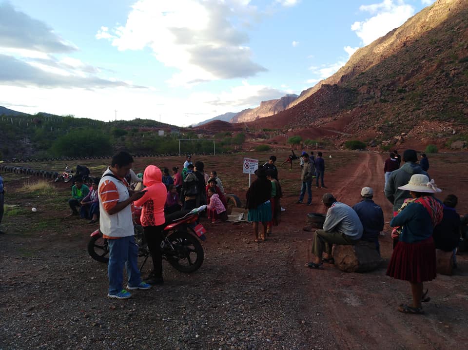 Vecinos del Porvenir cierran botadero de basura que está colmatado