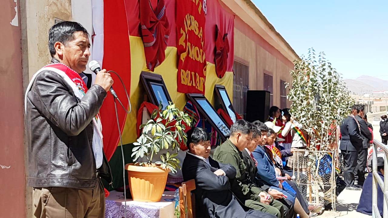 Villa Charcas: Colegio Simón Bolívar estrena aulas, baños y graderías